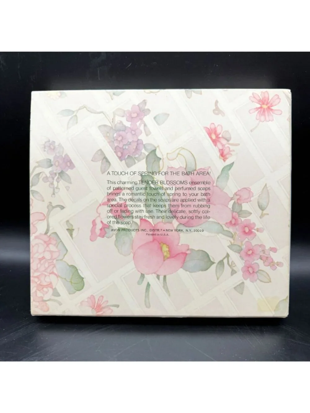 Avon Tender Blossoms Guest Towels Soaps Set Floral Pink Vintage Bath Gift Box